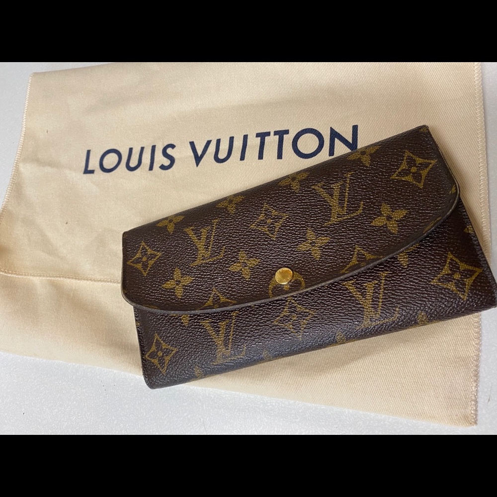 Louis Vuitton Emilie Wallet